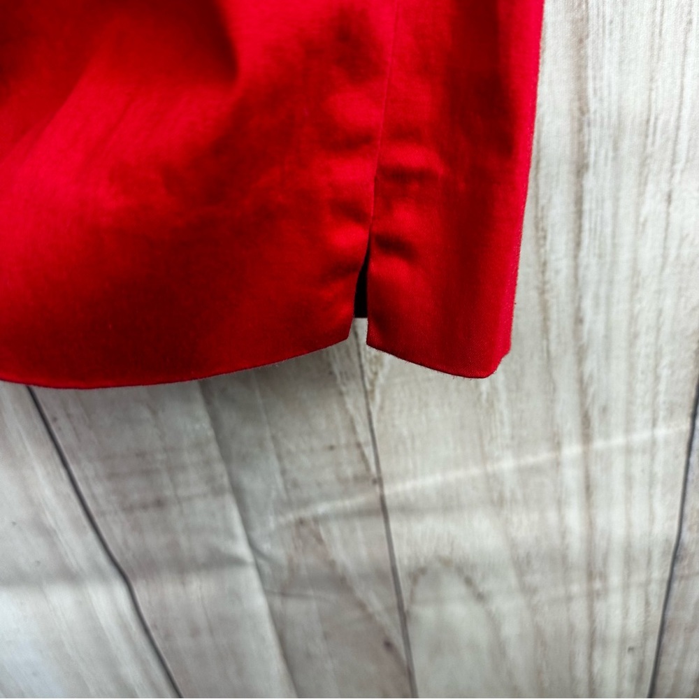 Women’s Jones New York Signature Bold Red Capris - Picture 3 of 5